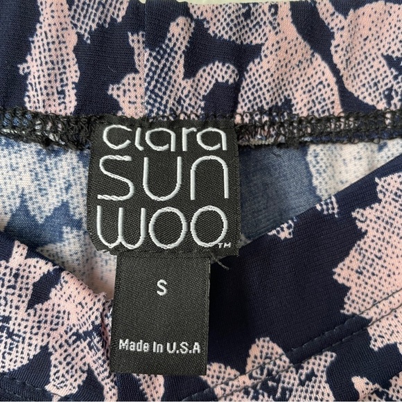 Clara Sun Woo Pink and Navy Blue Floral Jersey Knit Stretch Capri Pull On Pants - Picture 7 of 8